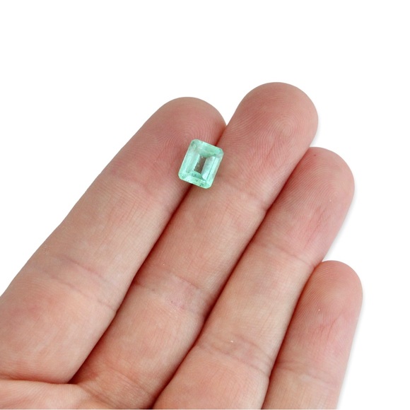 2.25 Ct. Colombian Emerald Loose Gemstone 8 x 7 mm Step Cut Mint Blue Green - Picture 3 of 3